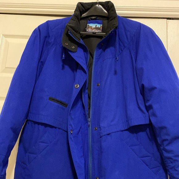 Fabulous Down Winter coat. Cyclone. Drawstring waist. Zip/snap closure. Sz L - Picture 7 of 7